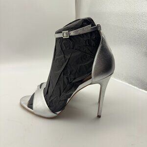 Steve Madden Britt Silver Leather Heel sz 9.5